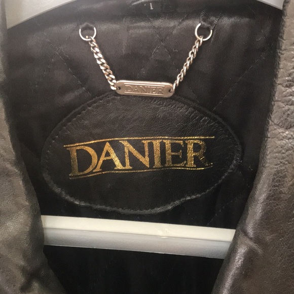 DANIER MENS ELEGANT FORMAL LEATHER JACKET. - Picture 2 of 10